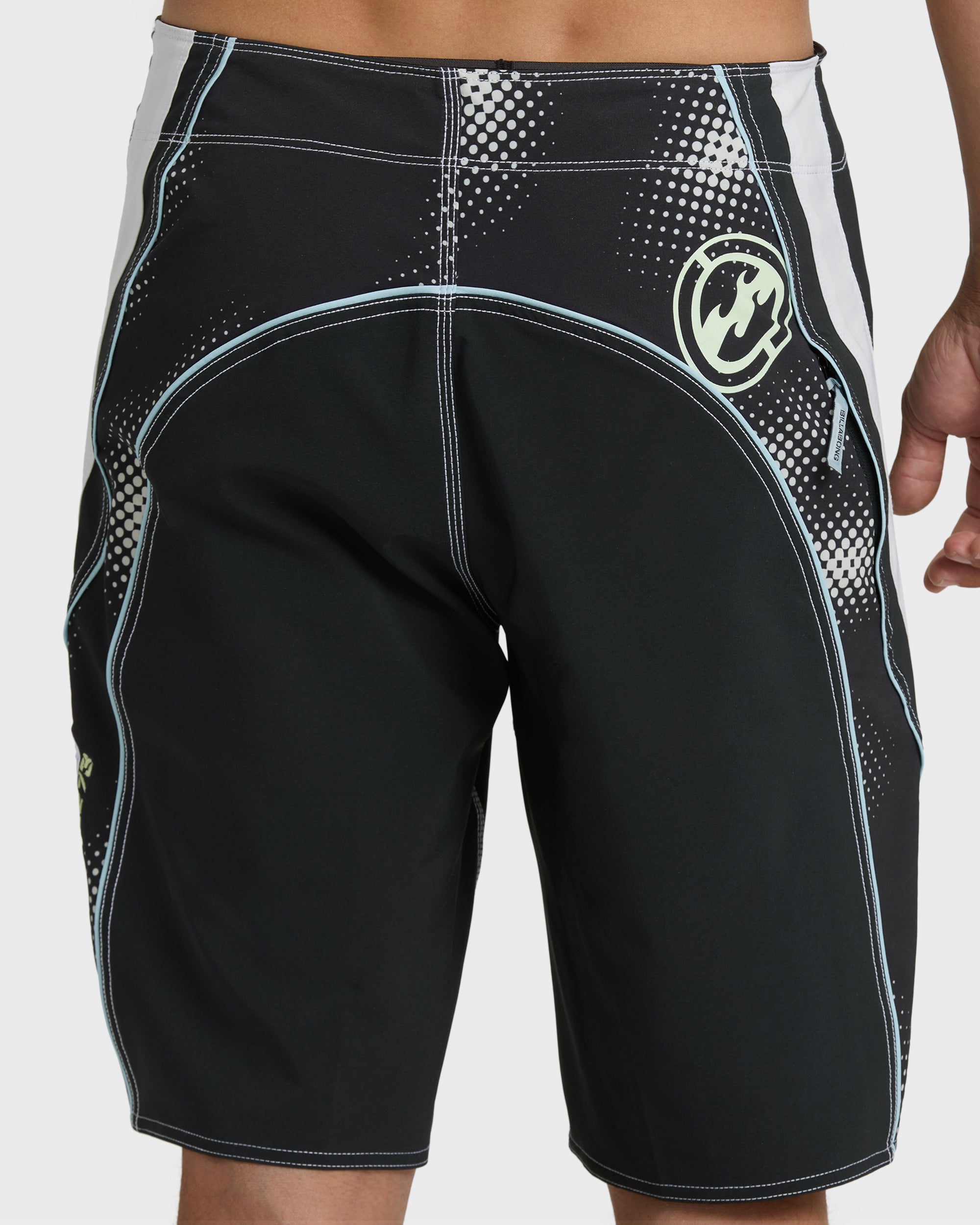 Fluid 2k Pro 21 Boardshorts - Black/White - Black - Image 5
