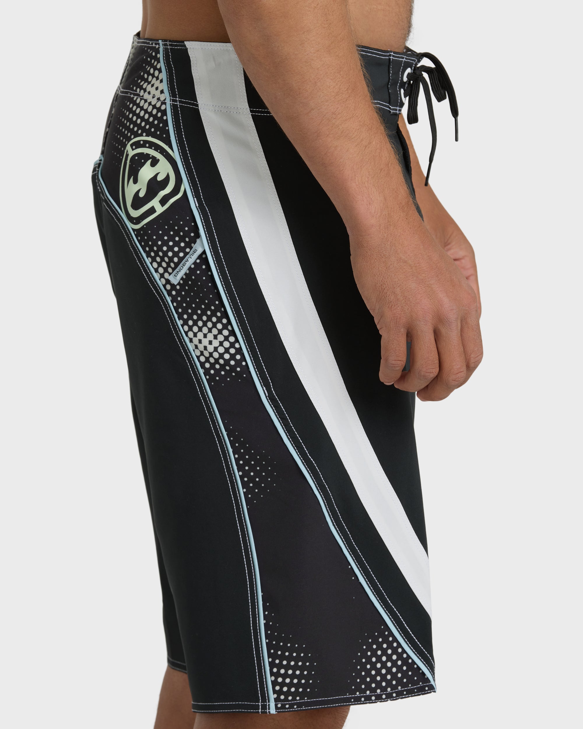 Fluid 2k Pro 21 Boardshorts - Black/White - Black - Image 6