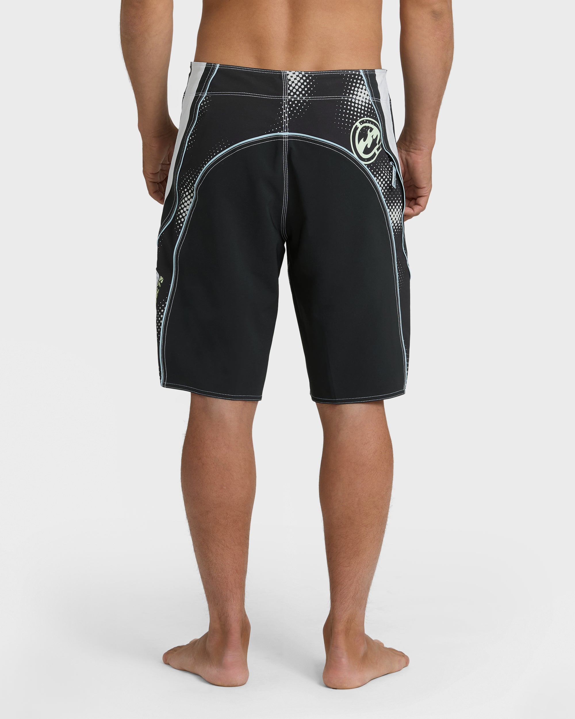 Fluid 2k Pro 21 Boardshorts - Black/White - Black - Image 2