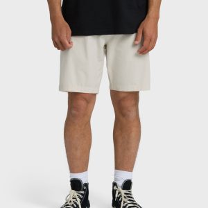 Primary Submersible 18 Hybrid Shorts - Oatmeal