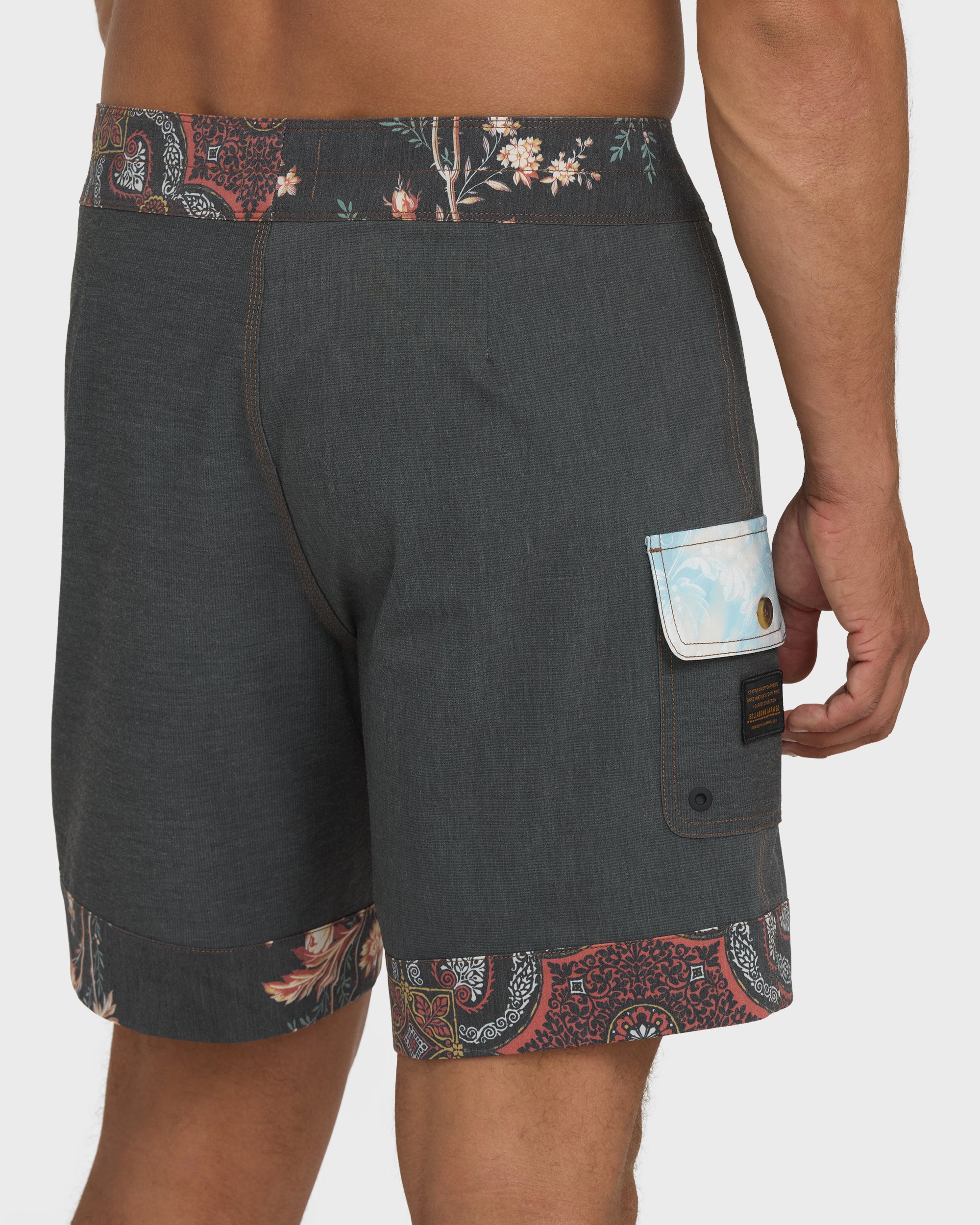 Glide Garage Pro 18 Boardshorts - Black - Image 5